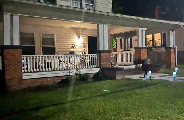 Charming 2-bedroom upstairs apartment in Durham