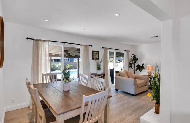 Charming 2 bedroom home w/ Pool - Mins to DISNEY