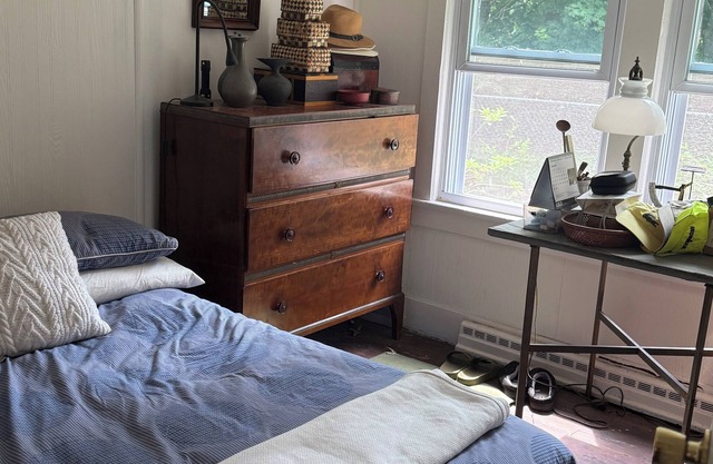 Charming 2-bedroom cottage with WiFi, AC in enjoyable Hampton BaysnWaterview
