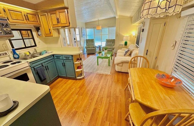 Charming 2-bedroom, 2-bathroom home is located on Nettles Island