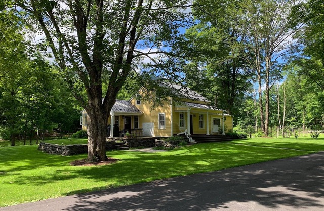 Charming 2-bedroom cottage on private 4 acres with modern amenities