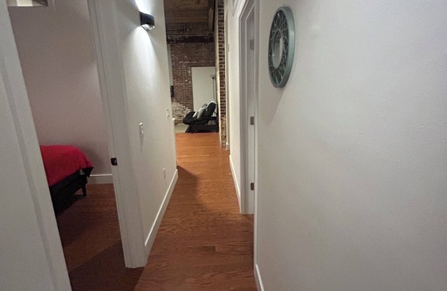 Charming 2-bedroom building with AC, fitness room in welcoming Philadelphia