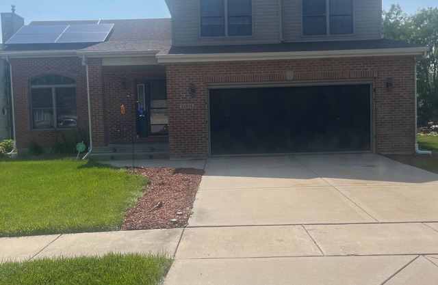 Charming 2-bedroom house with WiFi, AC in welcoming Sauk Village