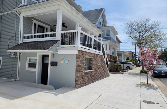 Charming 2-bedroom apartment with AC, WiFi in peaceful Ventnor City