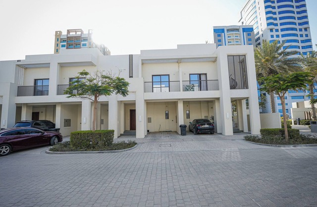 Charming 2-bedroom villa with WiFi & resort amenities