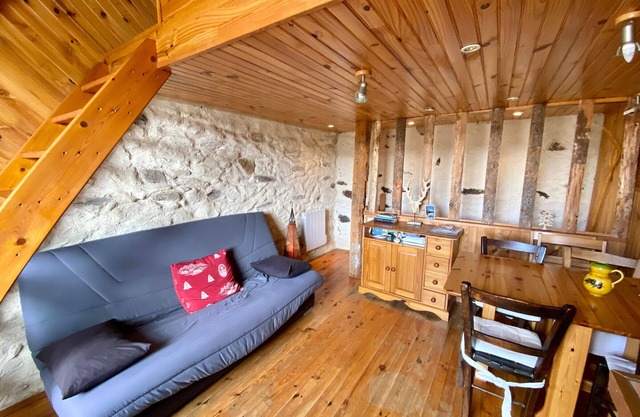 Charming 2-Room House for 4 Near Ski Resorts in Formiguères