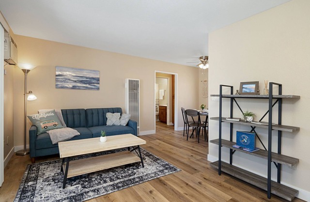 Charming 2 Room La Mesa Casita w/Pool, BBQ & Yard