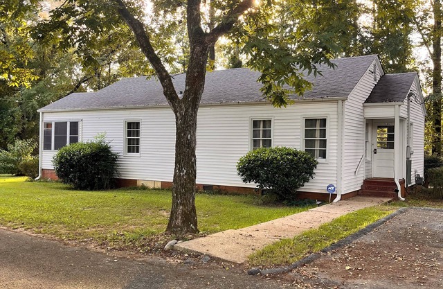 Charming 2BR cottage in Centreville 40 min to Saban Field @ Bryant Denny Stadium
