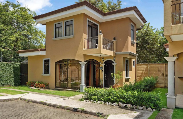 Charming 2BR Villa w/Private Pool & Garden