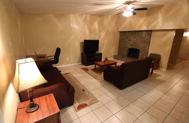 Charming 3 Bed/2 Bath home. Equipped for your comfort and convenience