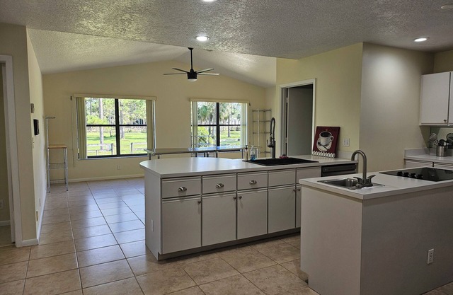 Charming 3-Bed/4-Bath House on Sprawling 5 Acres