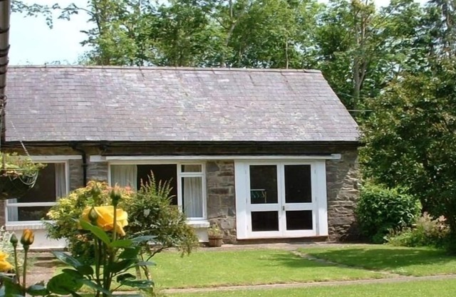 Charming 3-Bed Cottage in Llandysul