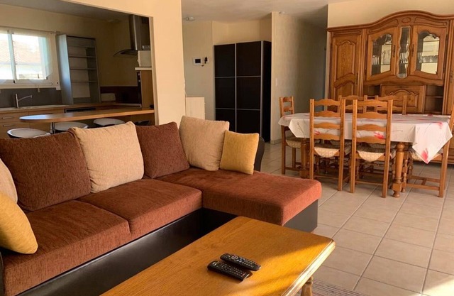 Charming 3-Bedroom Home with A/C, Near Beach & Cycling Trails, Sleeps 6
