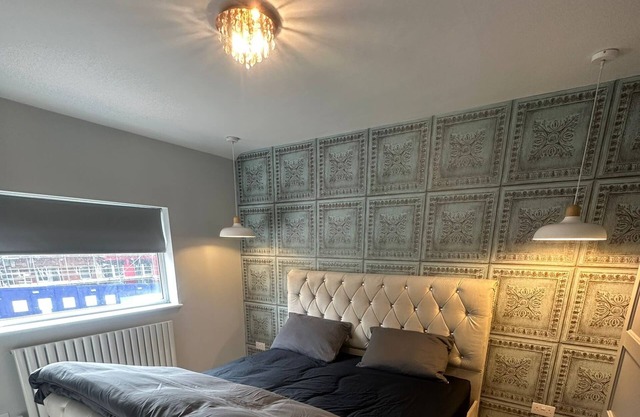 Charming 3-Bedroom Farmhouse-Style Retreat in Abbots Langley Village