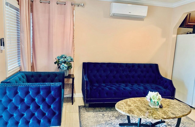 Charming 3-bedroom house with AC in Avocado Heights