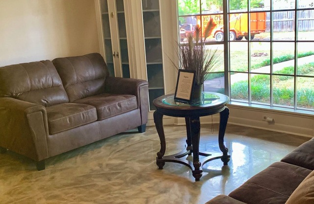 Charming 3-bedroom house with plenty of space for the entire family!