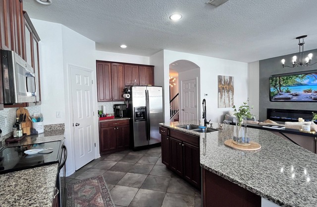 Charming 3-bedroom Pool house in Wesley Chapel. n
