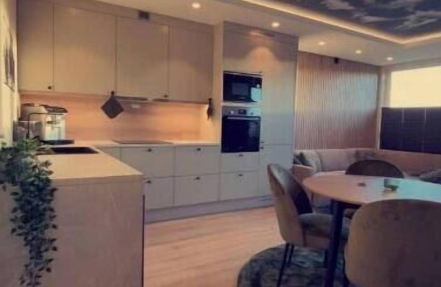 Charming 3-bedroom apartment with sauna, balcony, WiFi and free coffe