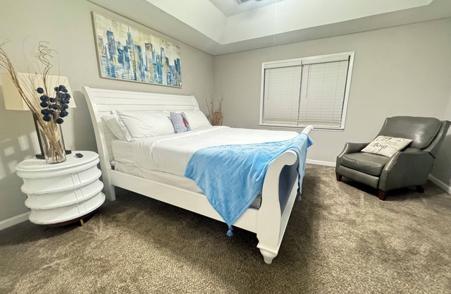 Charming 3-bedroom Cottage in Martinez with WiFi and AC