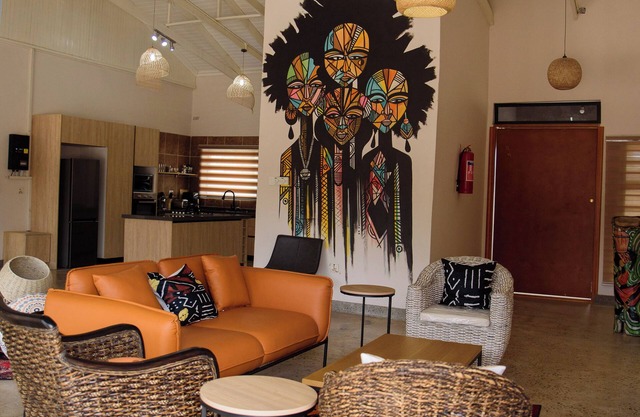 Charming 3-bedroom cottage in fabulous Bulawayo with AC, WiFi