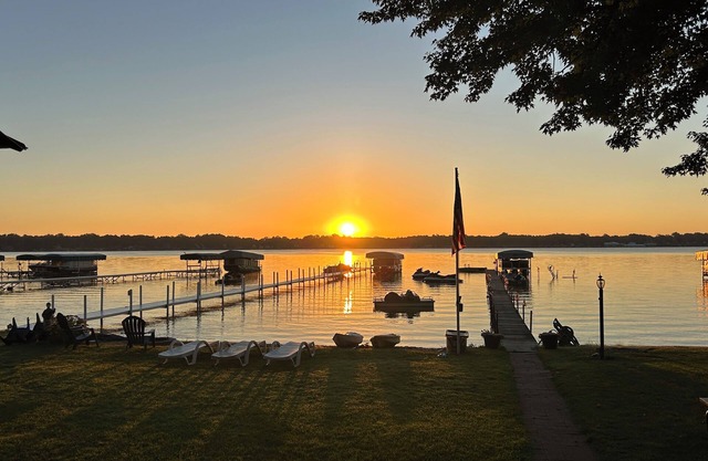 Charming 3-bedroom home on Coldwater Lake