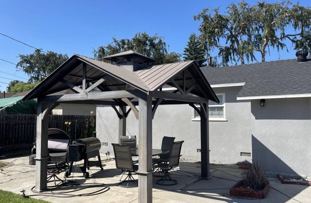 Charming 3-bedroom house with AC and WiFi in welcoming Fullerton