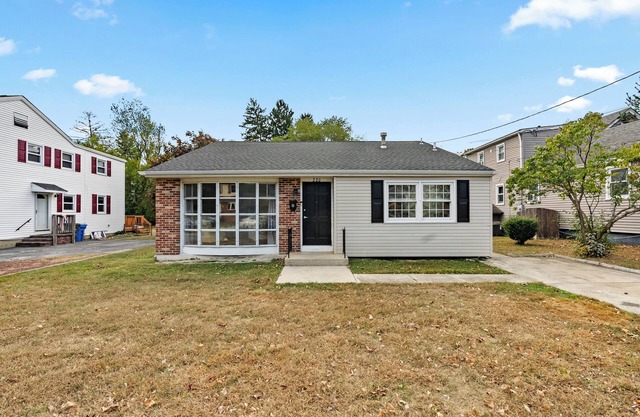 Charming 3-bedroom house in Glassboro with WiFi, AC