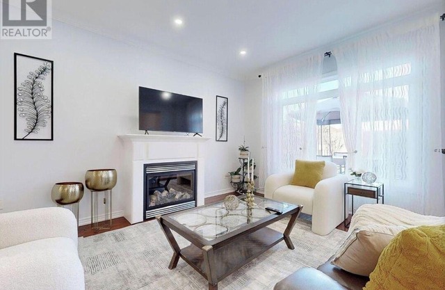 Charming 3-bedroom house in pleasant Innisfil with AC, WiFi.