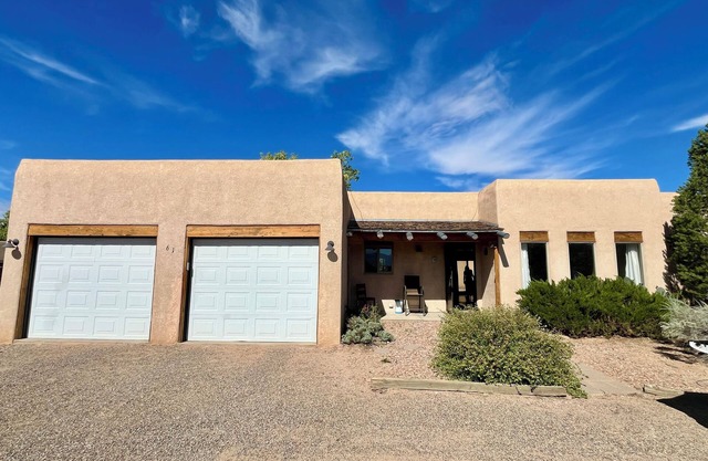 Charming 3-bedroom house in beautiful Corrales