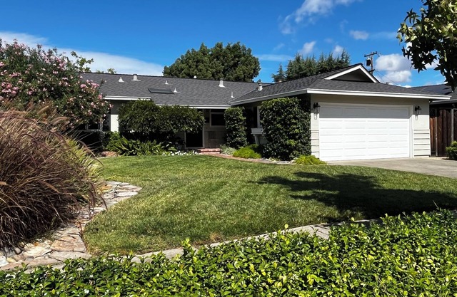 Charming 3-bedroom house in fabulous Willow Glen neighborhood