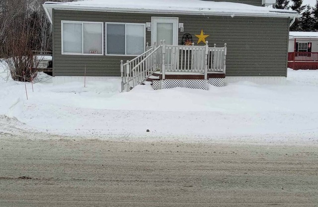 Charming 3-bedroom house with WiFi and AC in serene Sinclair