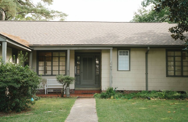 Charming 3-bedroom house in pleasant Jackson with AC, WiFi