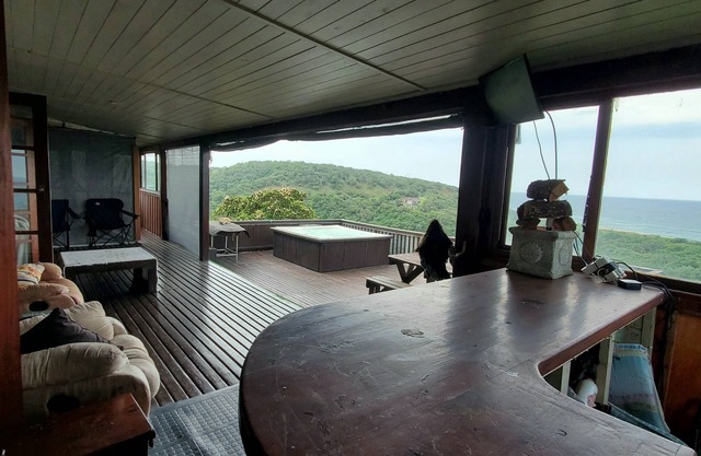 Charming 3-bedroom house with AC and WiFi in lovely s coast, fantastic sea views