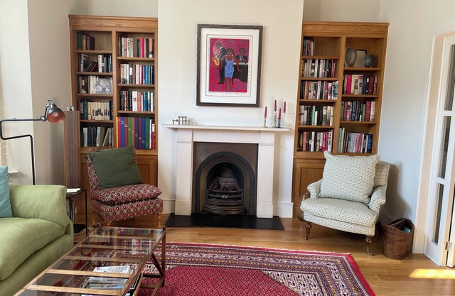 Charming 3-bedroom house with Peloton and WiFi in leafy Barnes, London SW13