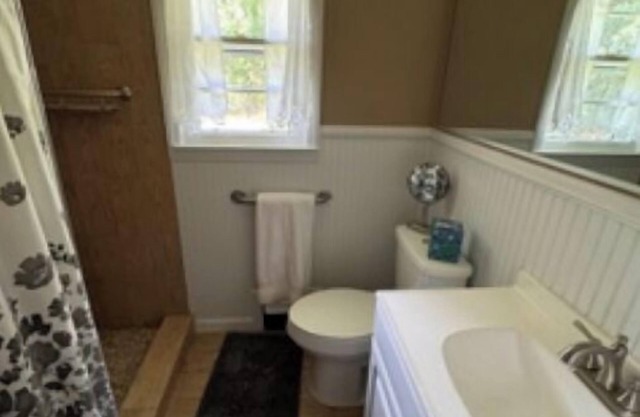 Charming 3-bedroom house in superb Aiken with AC, WiFi