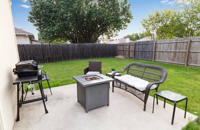 Charming 3-bedroom house with AC, WiFi in quiet area Euless