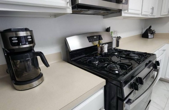 Charming 3-bedroom house in Katy with AC and WiFi