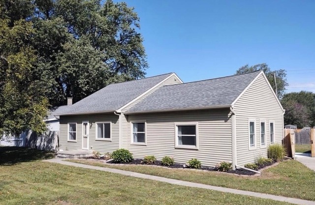 Charming 3-bedroom house in pleasant Monroe with WiFi, and A/C