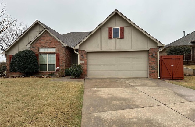Charming 3-bedroom house with AC, fitness room, WiFi in Norman