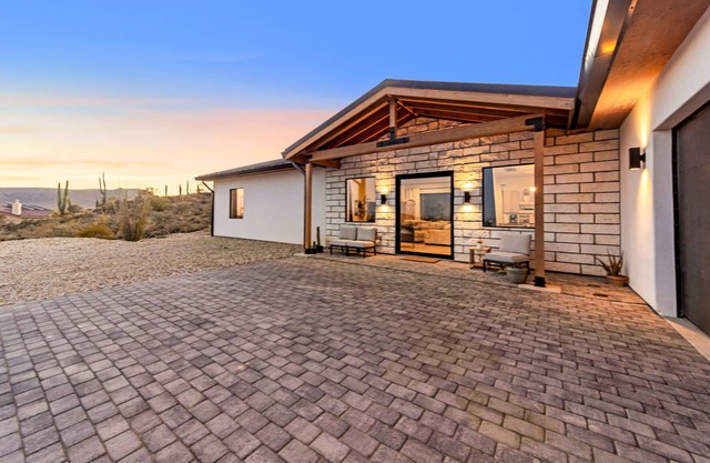 Charming 3-bedroom house in wonderful Tucson with stunning views all around