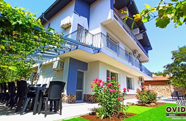 Charming 3-bedroom sea-view apartment in Balchik with pool, AC and fitness room