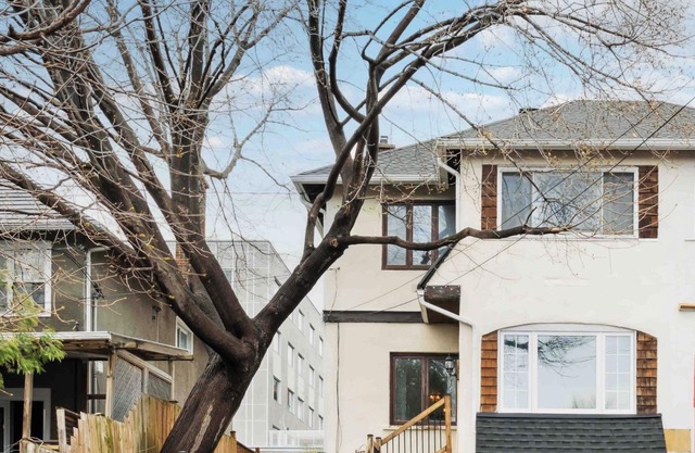 Charming 3-bedroom semi detached with WiFi and AC in lovely Ottawa