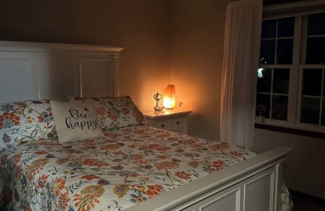 Charming 3-bedroom townhome with WiFi, AC in adorable Cashton