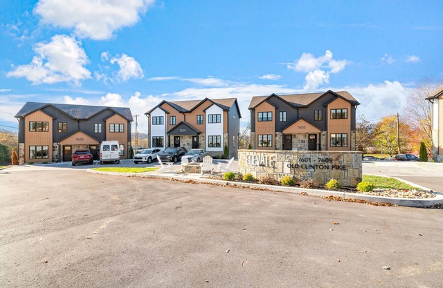 Charming 3-bedroom townhome in Powell with a fresh coastal vibe!