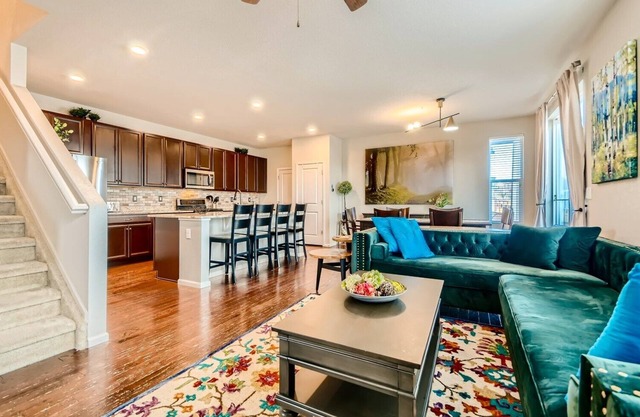 Charming 3-bedroom house with 2 offices, AC and WiFi in welcoming Castle Rock