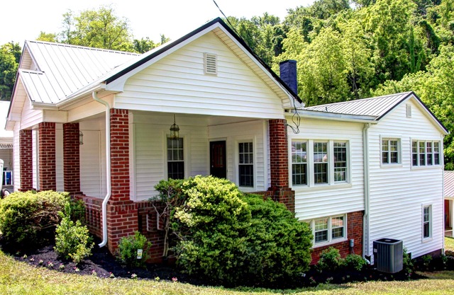 Charming 3-bedroom vacation home in Greeneville
