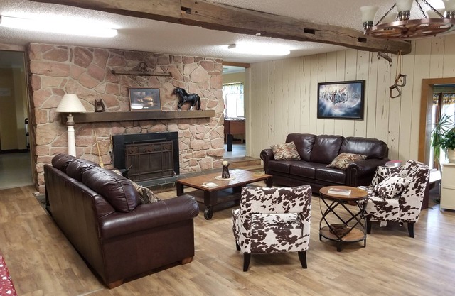 Charming 3-bedroom lodge at Wolfe Ranch of Marshalltown