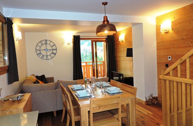 Charming 3* Triplex with Parking, WiFi, Near Village Center