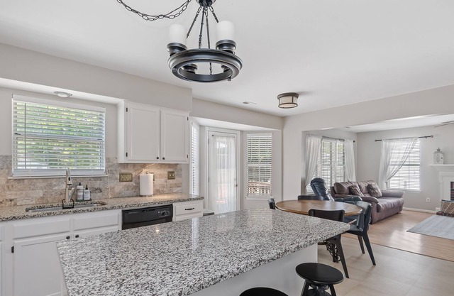 Charming 3BR/2.5BA home for friends and family in Ballantyne