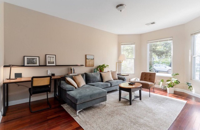 Charming 3BR Duplex Apartment W2